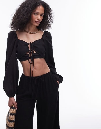ruched cut out balloon sve top in black