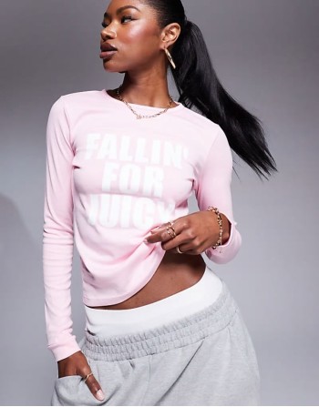fallin for juicy long sve t-shirt in baby pink