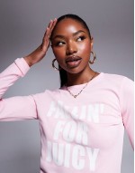 fallin for juicy long sve t-shirt in baby pink