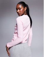 fallin for juicy long sve t-shirt in baby pink