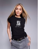 central logo t-shirt in black