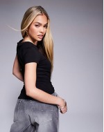 central logo t-shirt in black