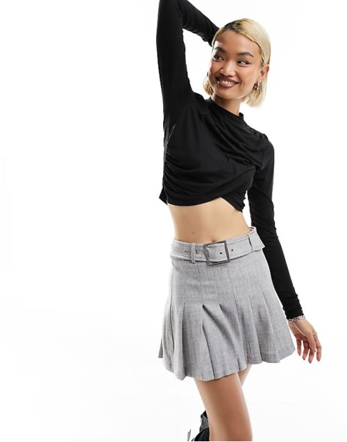 long sve wrap top in black